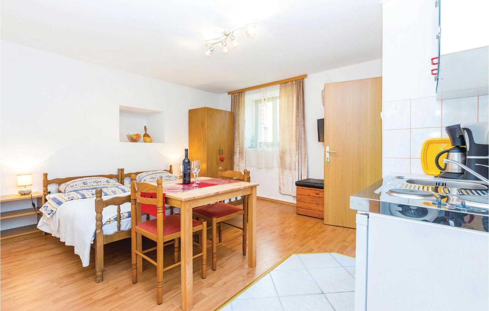 Stunning Apartment In Bakar With Kitchen Eksteriør bilde